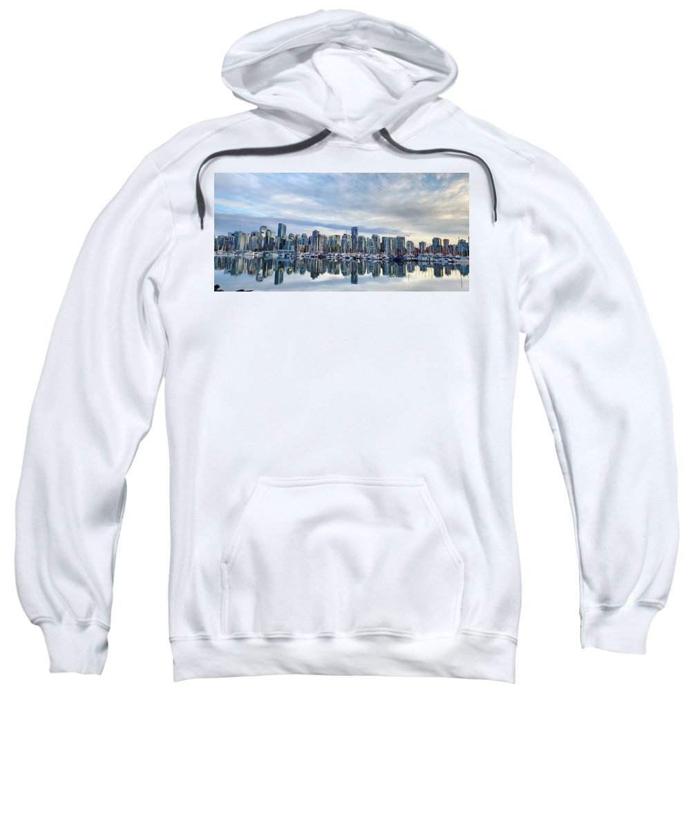 Breathtaking Vancouver - Sweatshirt - Customizable